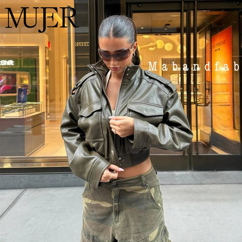 Veste courte en similicuir MUJER